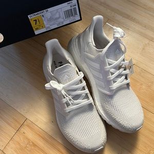Adidas Ultra Boosts 20 - BNWB